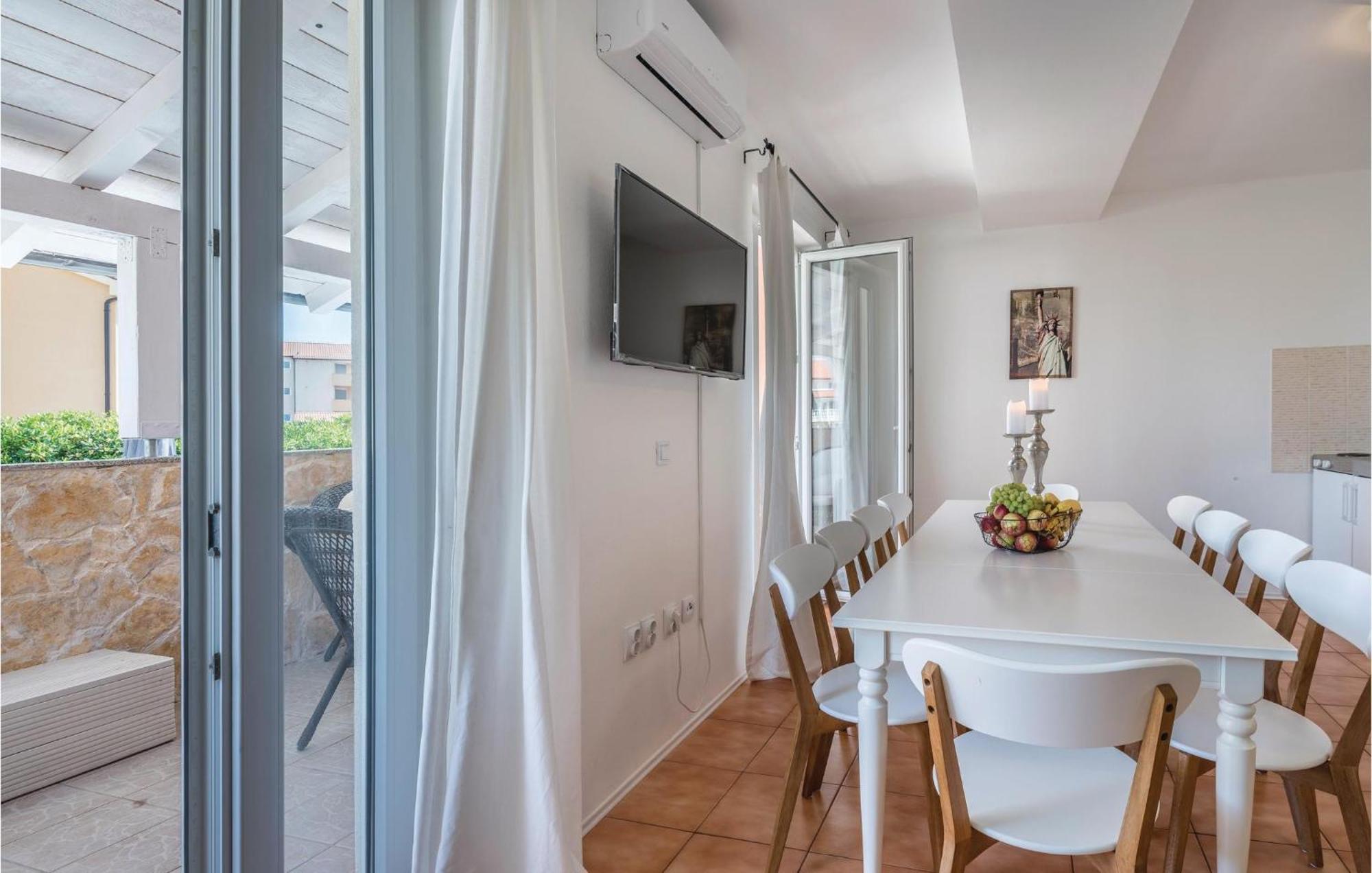 7 Bedroom Stunning Home In Ližnjan エクステリア 写真