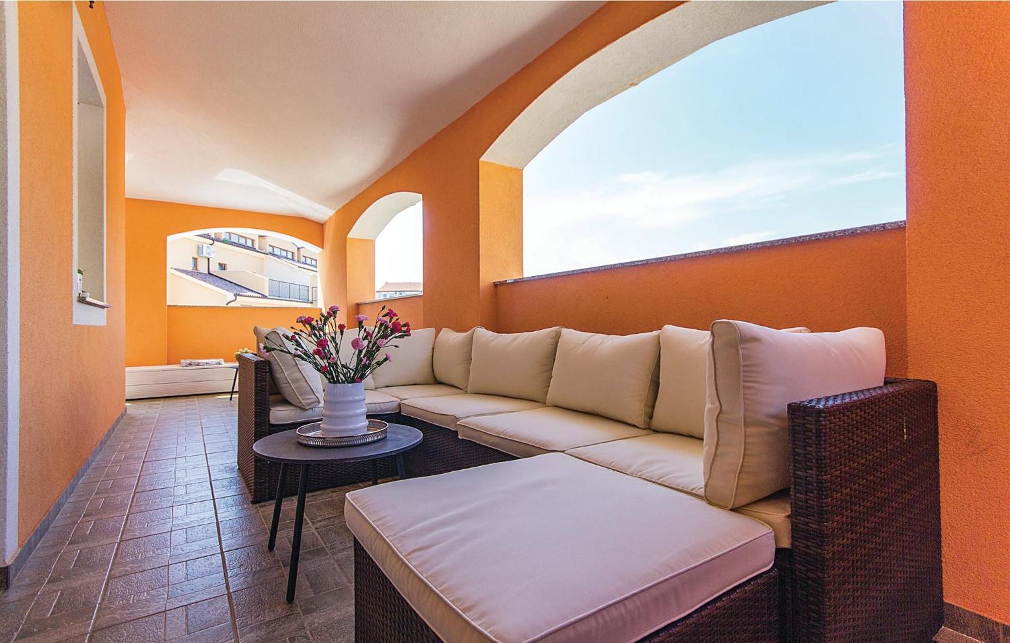 7 Bedroom Stunning Home In Ližnjan エクステリア 写真