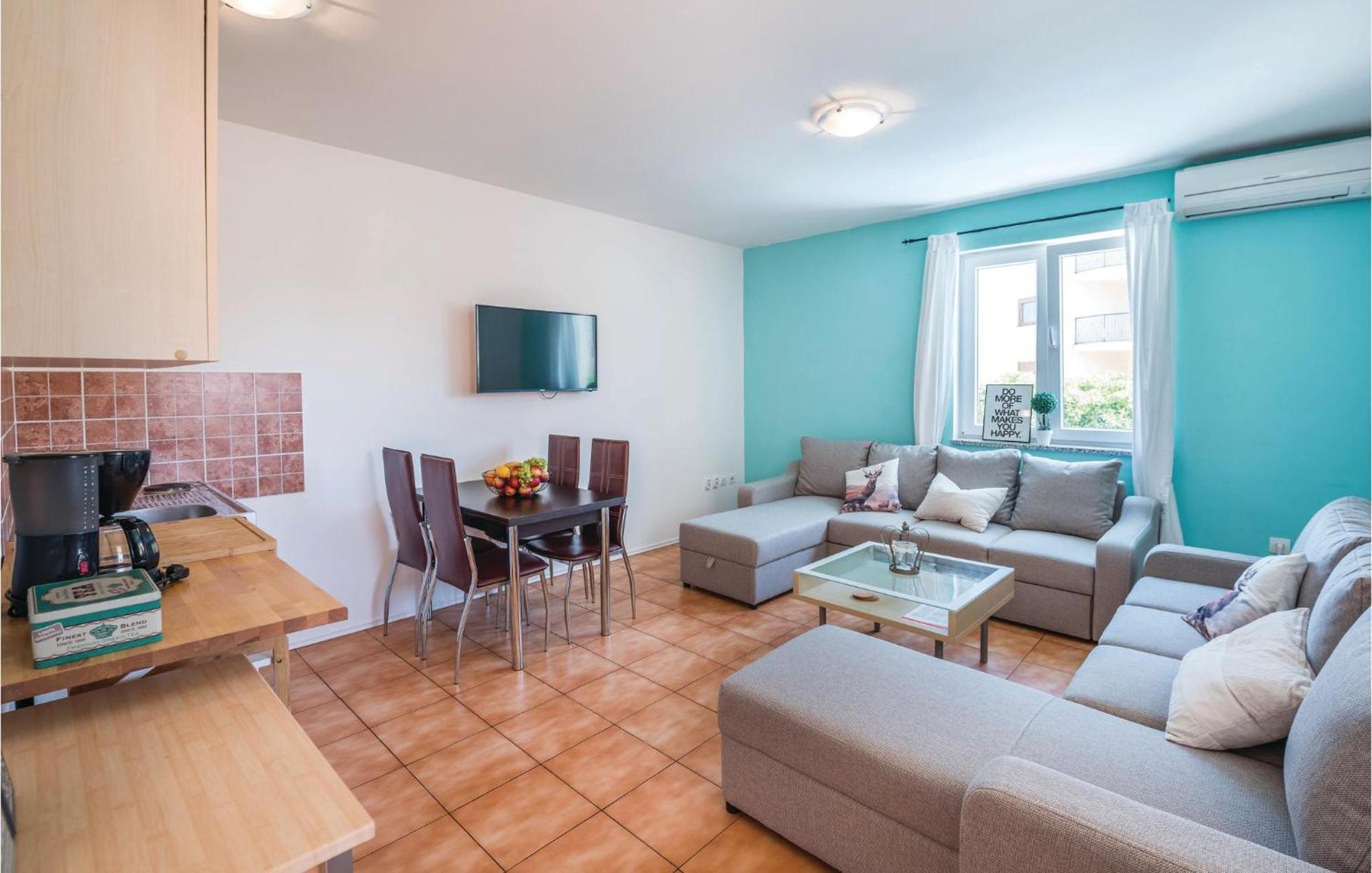 7 Bedroom Stunning Home In Ližnjan エクステリア 写真