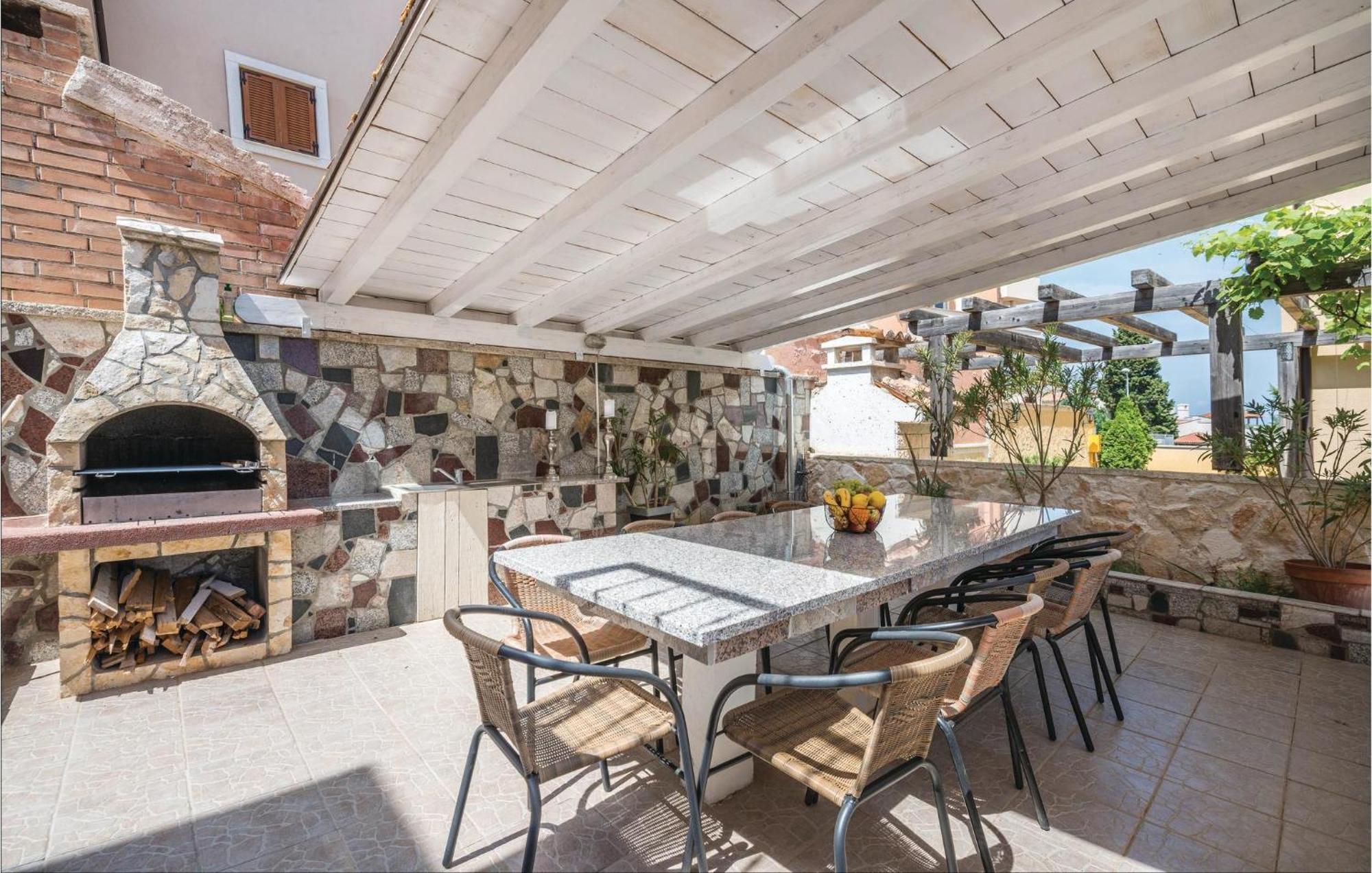 7 Bedroom Stunning Home In Ližnjan エクステリア 写真